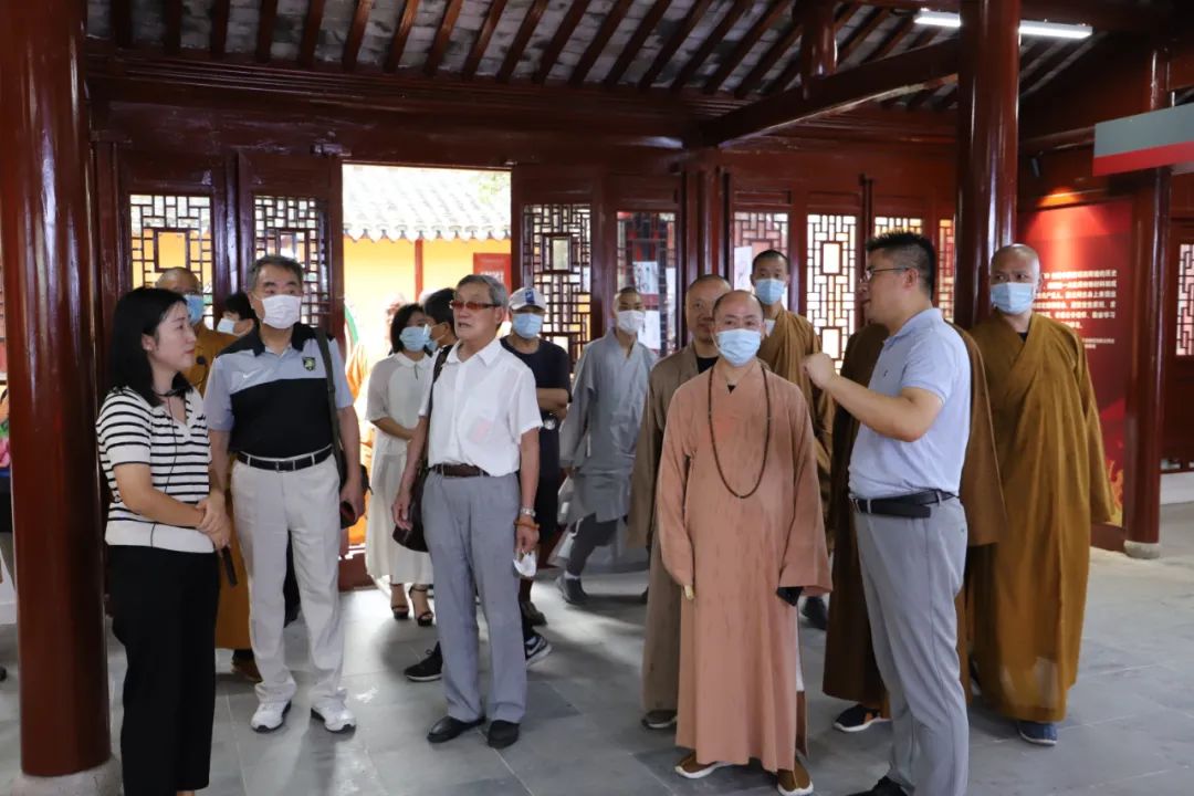 庆祝建党100周年书画巡展开幕式在隆庆寺隆重举行