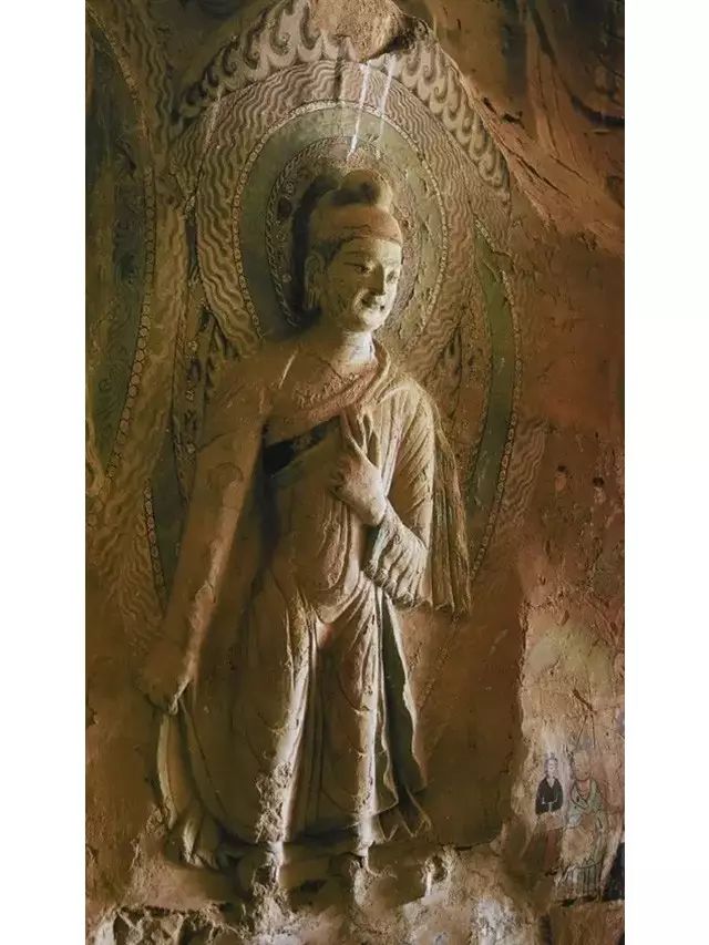 佛陀之衣：简议佛陀服饰的风格与断代（二）