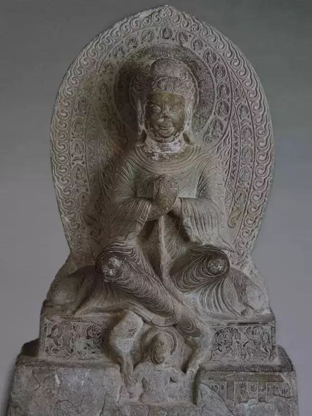 佛陀之衣：简议佛陀服饰的风格与断代（二）