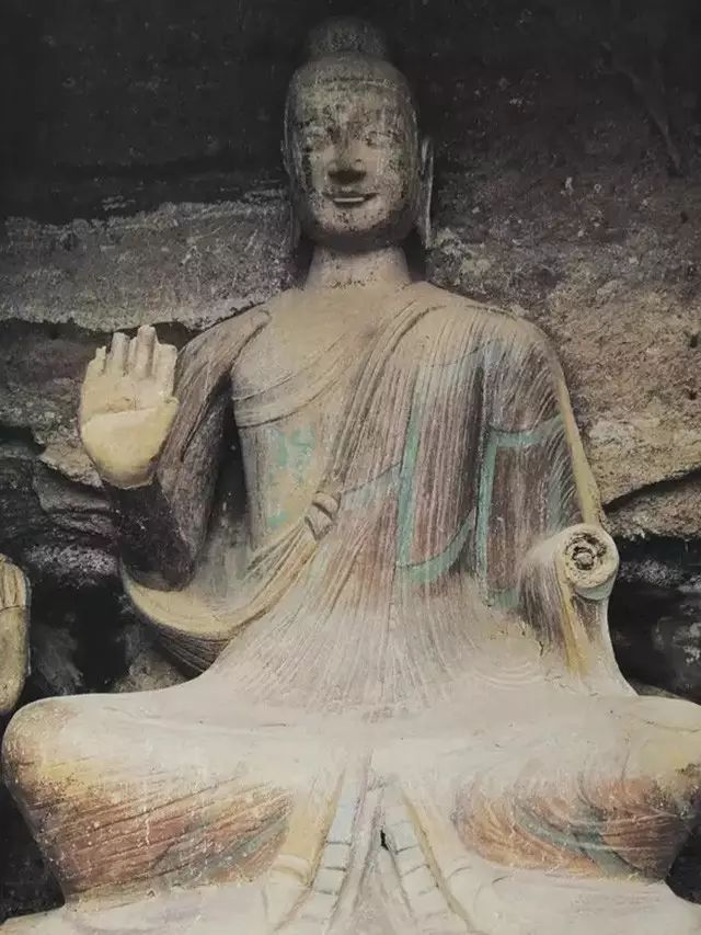 佛陀之衣：简议佛陀服饰的风格与断代（二）