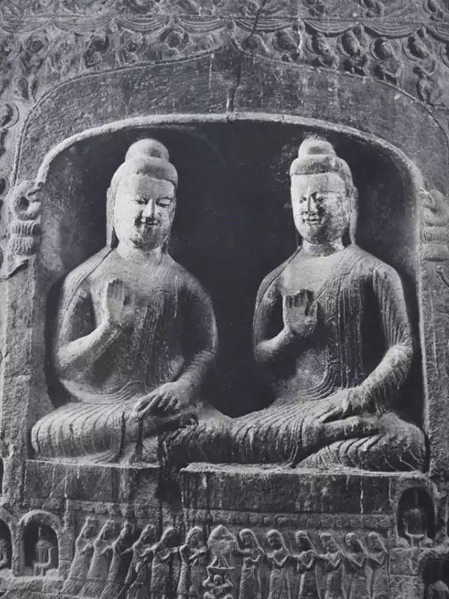 佛陀之衣：简议佛陀服饰的风格与断代（二）