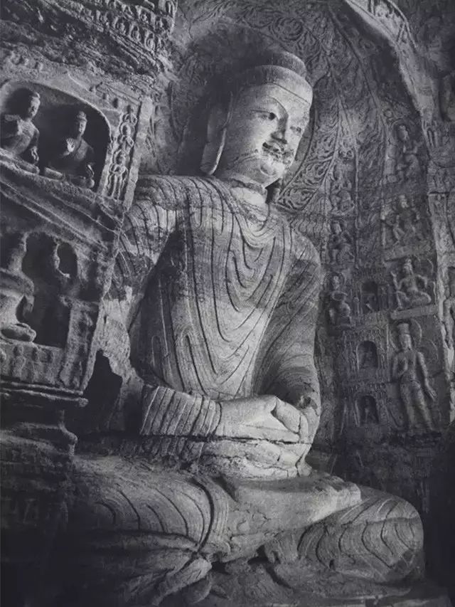 佛陀之衣：简议佛陀服饰的风格与断代（二）