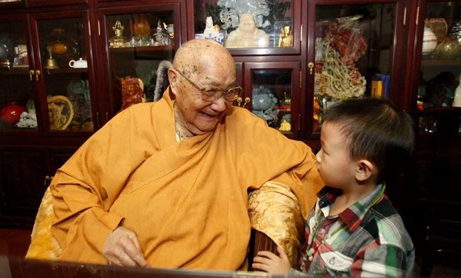 他活了106岁，出家后带领300万佛子念佛，往生后惊现祥瑞！