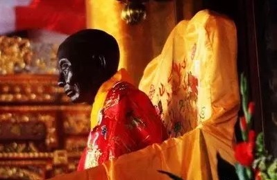 六祖惠能大师：世人终日口念般若，不识自性般若，犹如……