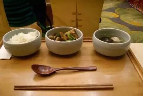 怎样在吃饭、穿衣时积累资粮？