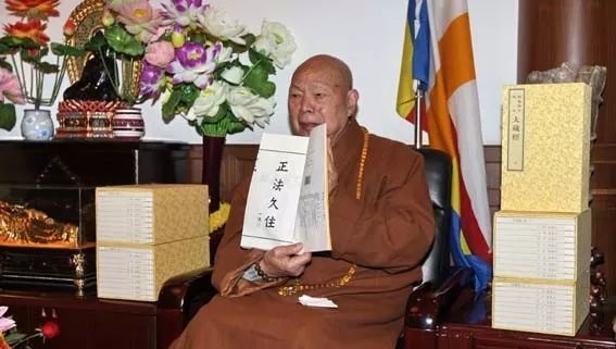 不是不起念头，而是不去追逐念头