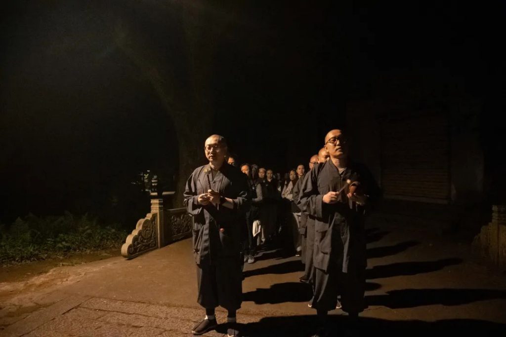 学修在玉佛，行路于名山丨普陀山朝圣纪行