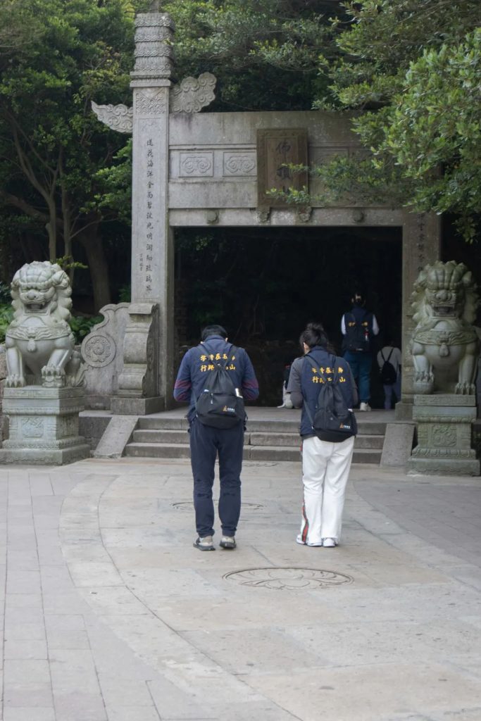 学修在玉佛，行路于名山丨普陀山朝圣纪行