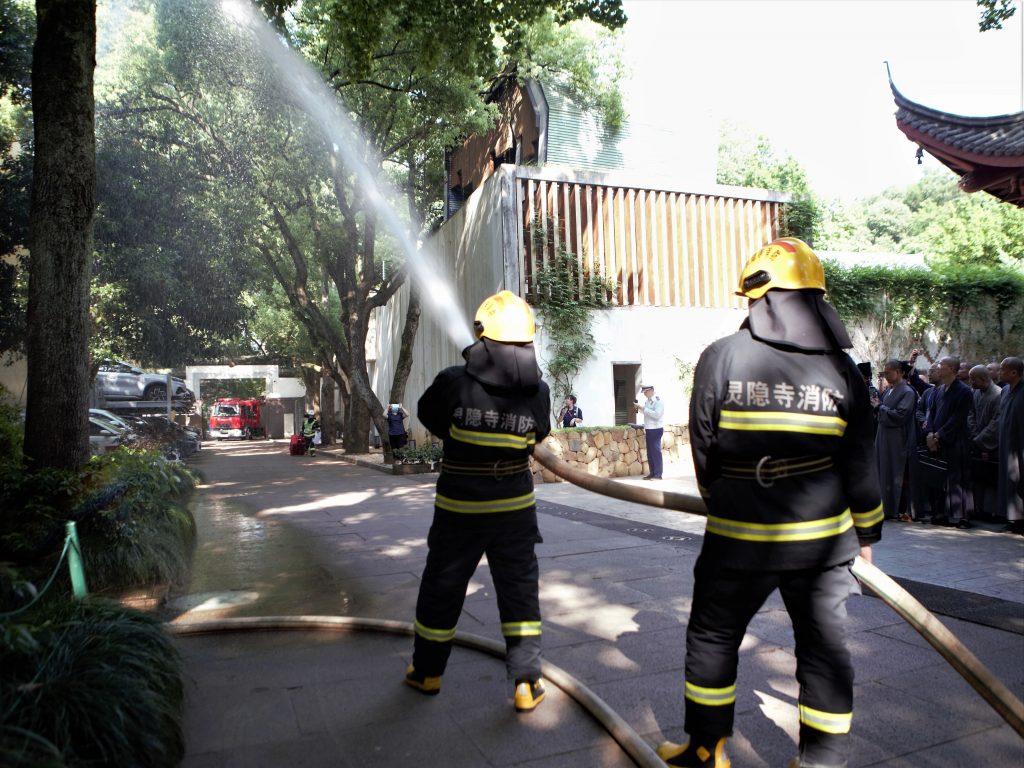 新闻｜杭州市宗教活动场所消防安全培训与演练活动在灵隐寺举行