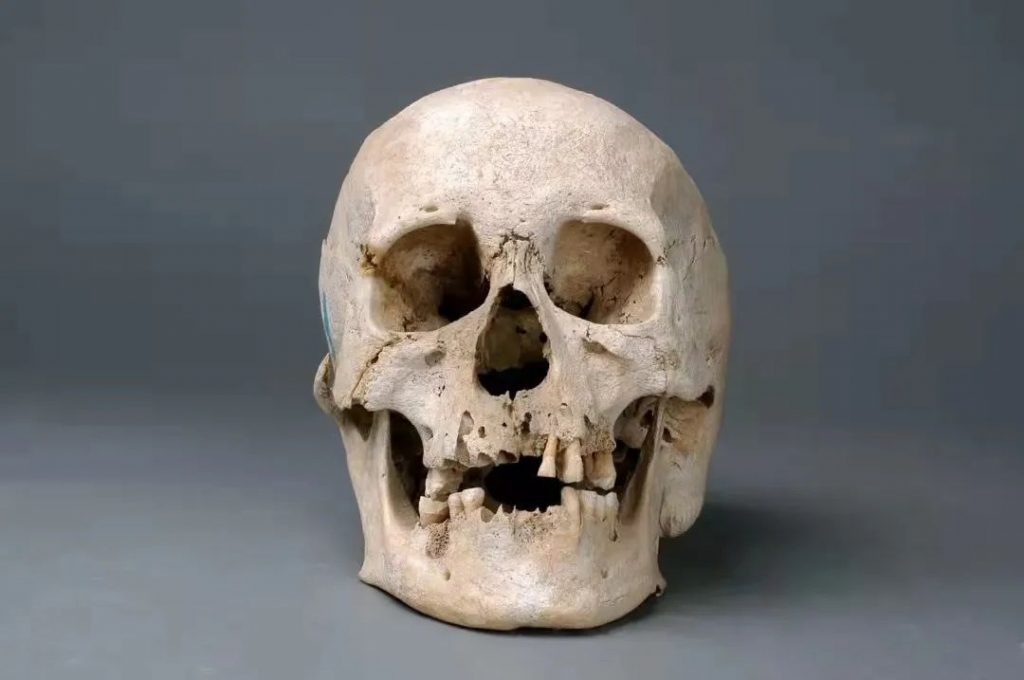 拉梢寺石窟，留存了世界上最大的摩崖浮雕佛像