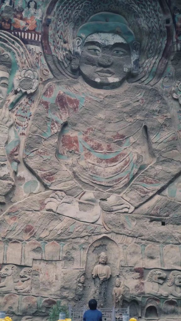 拉梢寺石窟，留存了世界上最大的摩崖浮雕佛像