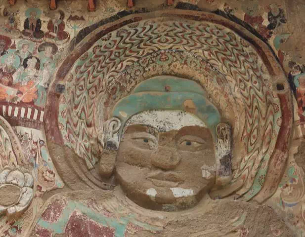 拉梢寺石窟，留存了世界上最大的摩崖浮雕佛像