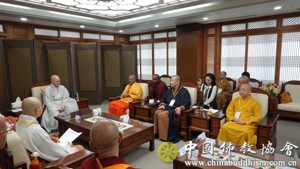 中国佛教协会代表团赴韩国出席燃灯会庆祝活动