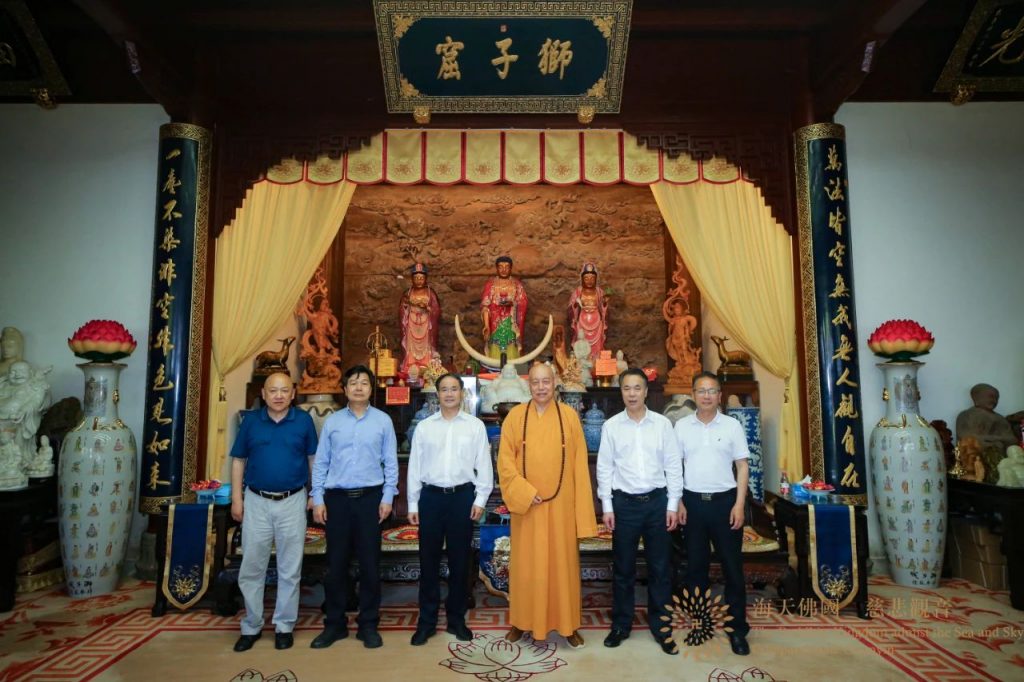 佛国资讯丨省政协副主席王昌荣一行调研普陀山宗教工作