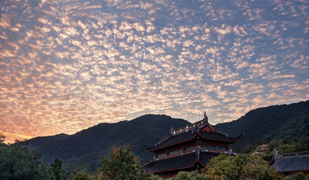 新闻｜杭州灵隐寺僧众举行结夏安居仪式