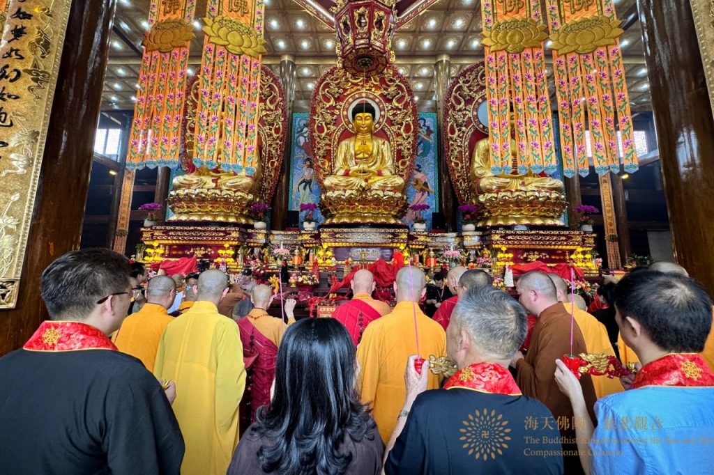 佛国资讯丨会长道慈大和尚出席余姚芦山禅寺大雄宝殿落成典礼暨开光法会