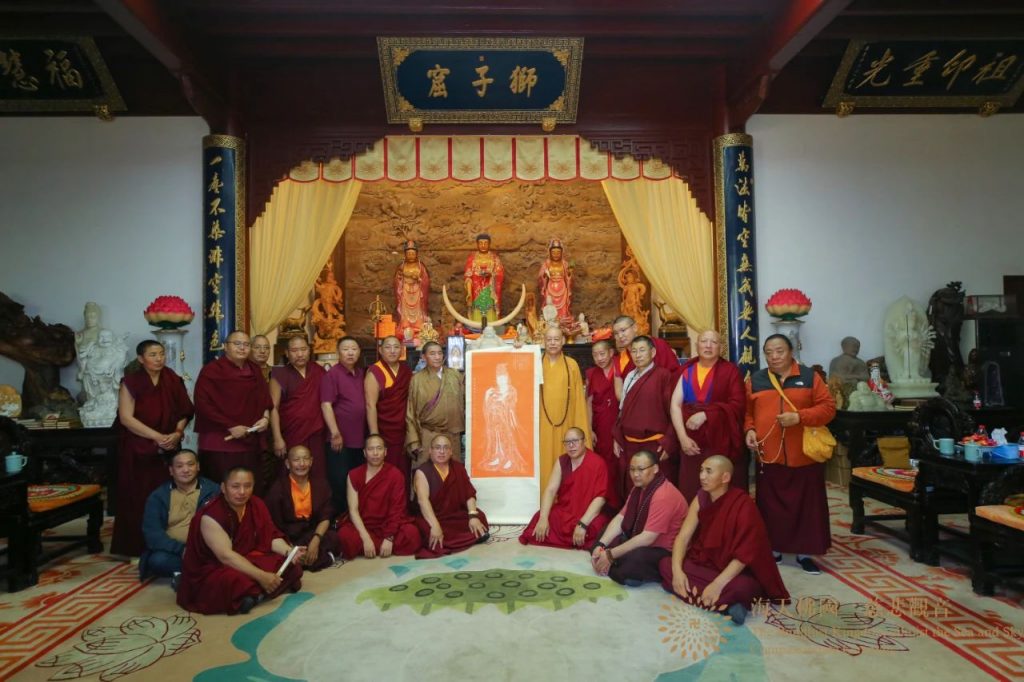 佛国资讯丨中国佛教协会副会长、西藏佛学院院长珠康·土登克珠活佛一行参访普陀山