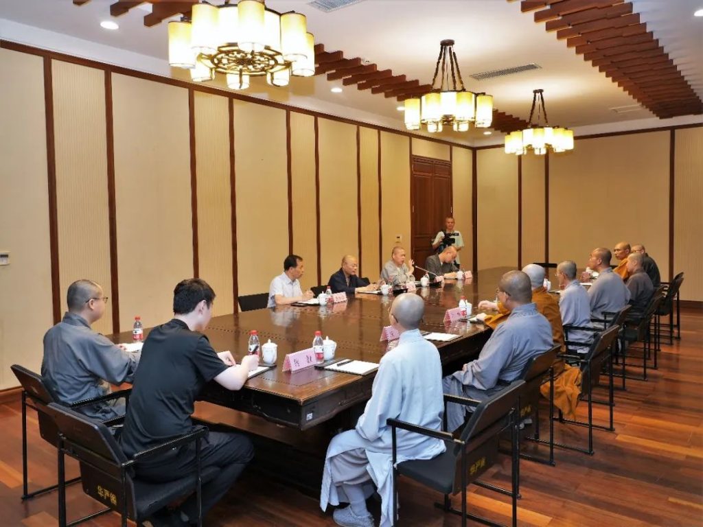 新闻｜“中国佛教讲经交流会”2023巡讲活动讲经法师行前座谈会在杭州灵隐寺举行