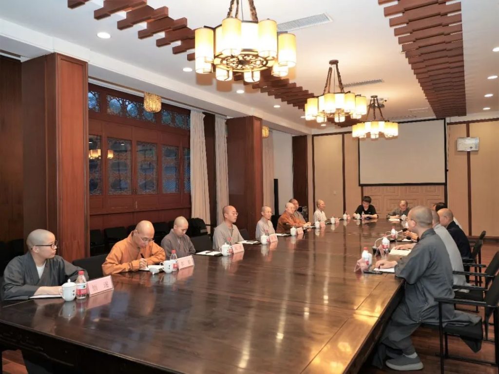 新闻｜“中国佛教讲经交流会”2023巡讲活动讲经法师行前座谈会在杭州灵隐寺举行