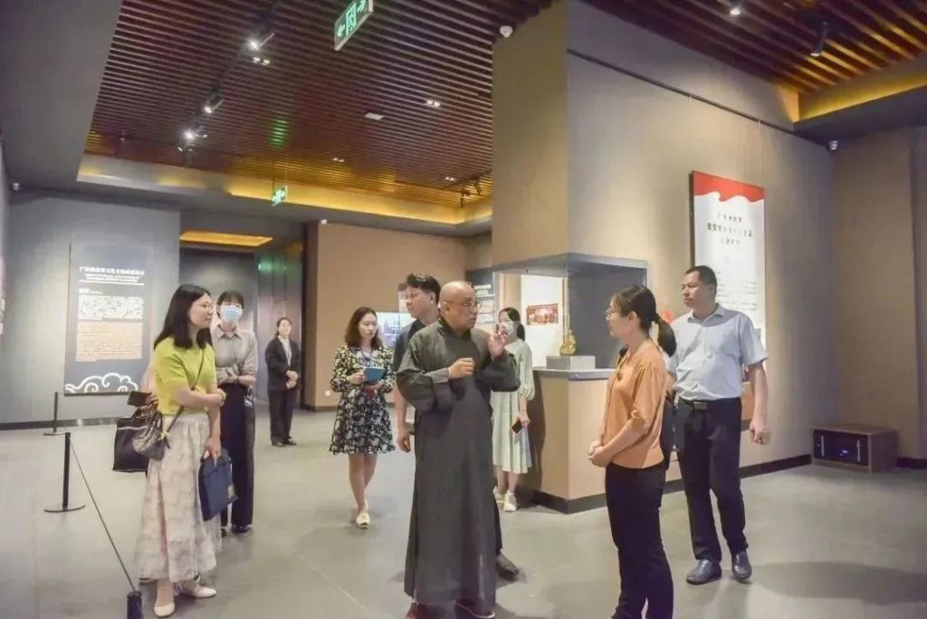 广东省民族宗教委政策法规处副处长涂翠芳一行莅临普陀寺考察调研