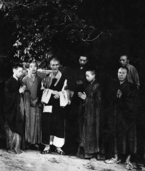 他一生低调做人，大手笔做事，最后在一间茅草屋度过晚年