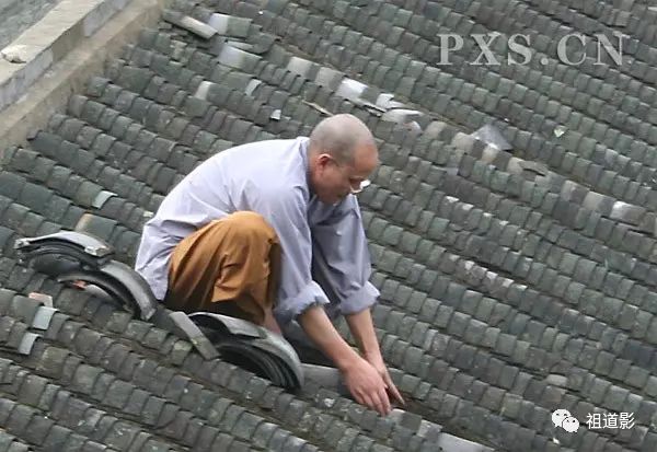 界诠法师：我们信仰的是三宝！不是信仰的哪个人