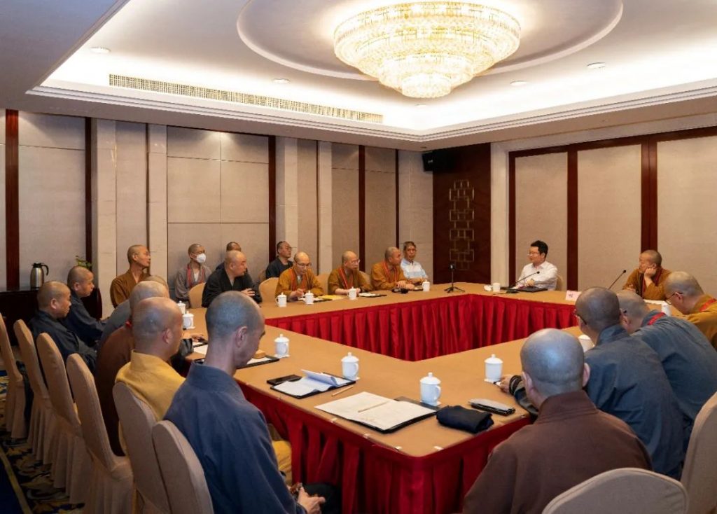 新闻｜中国佛教协会第十届理事会佛教教育委员会第三次会议在杭州召开​