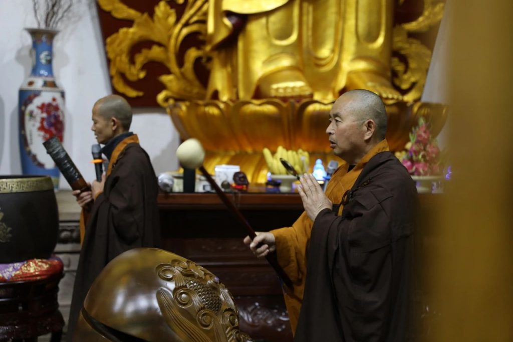 成天忙忙碌碌，没有时间念佛怎么办？