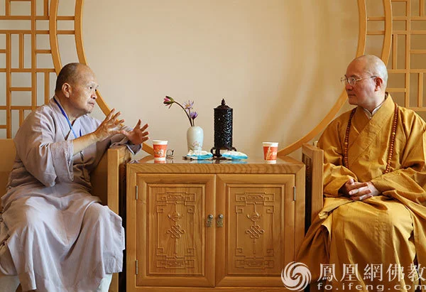 宾主双方共诉闽台法脉一家亲（图片来源：凤凰网佛教文化 摄影：镜了法师）