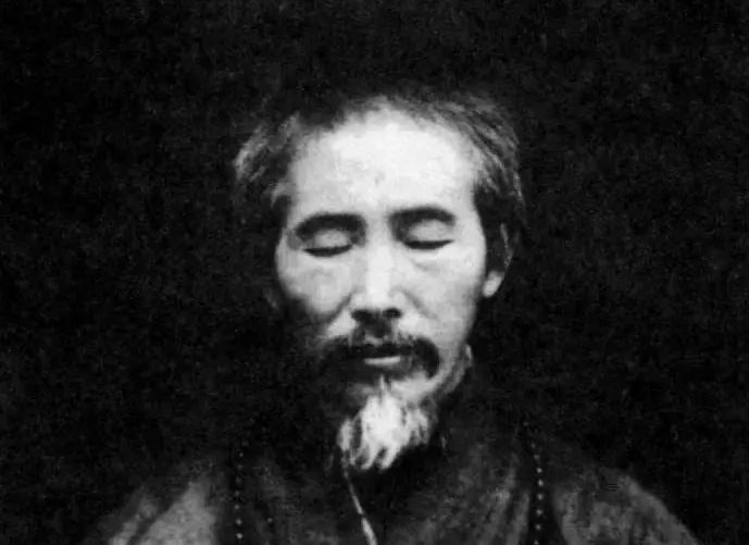 虚云老和尚:有等人打不定主意,东弄弄,西弄弄,一生弄到死,总…… | 新禅风