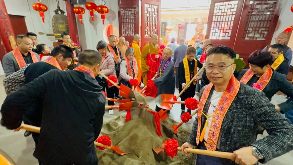 ​谨以闽江福德水，滋润闽侯普罗众——金钟阁禅寺大雄宝殿奠基暨天王殿佛像落成大典功德圆满