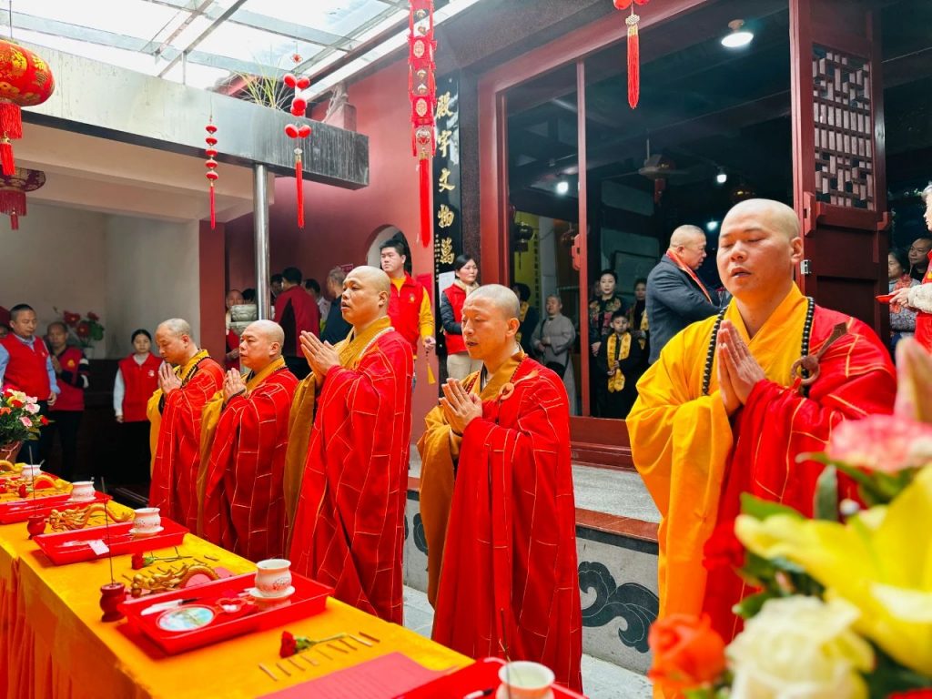 ​谨以闽江福德水，滋润闽侯普罗众——金钟阁禅寺大雄宝殿奠基暨天王殿佛像落成大典功德圆满