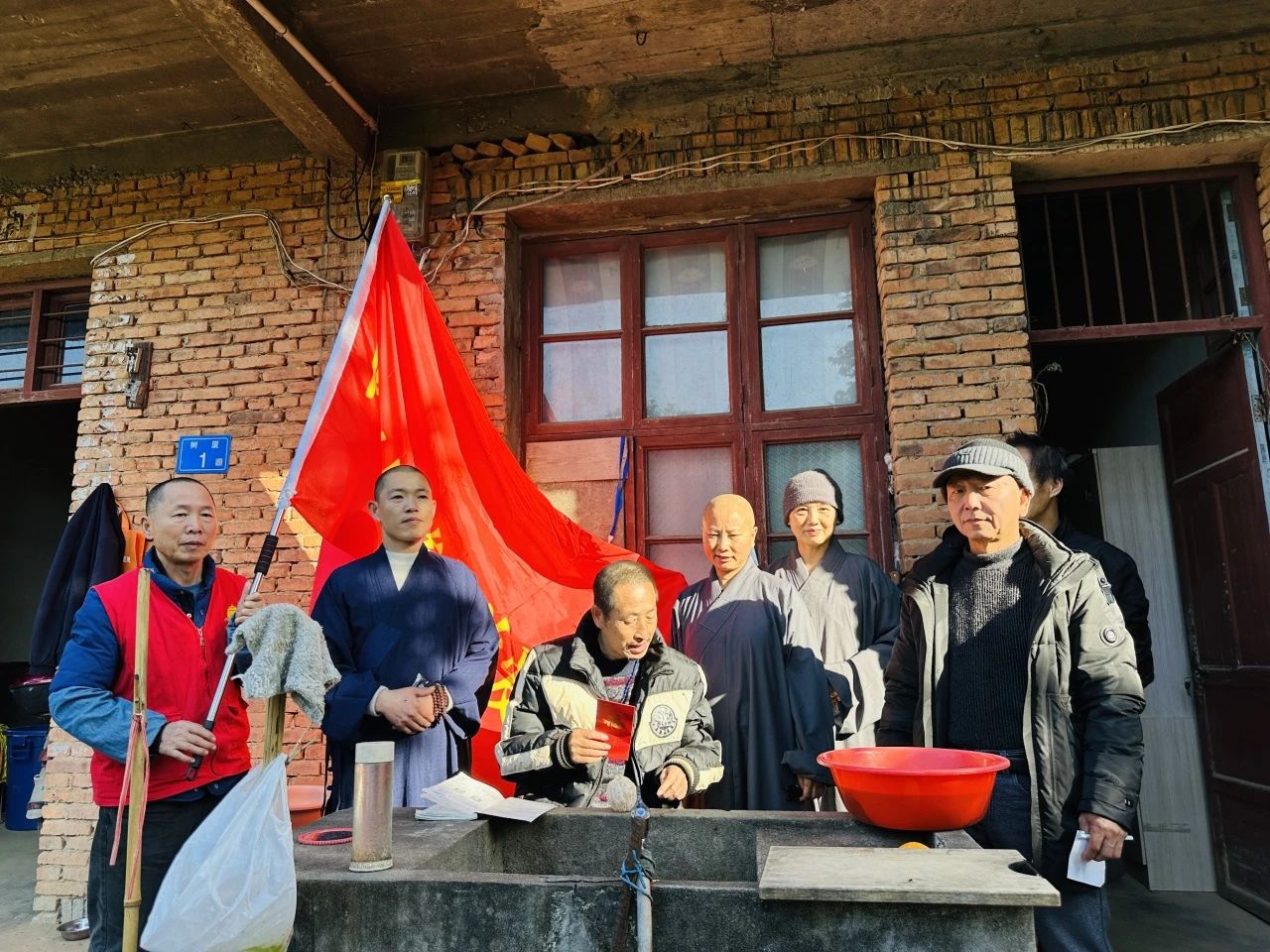 慈善关爱｜闽侯佛协九寺联动慰问耄耋老人