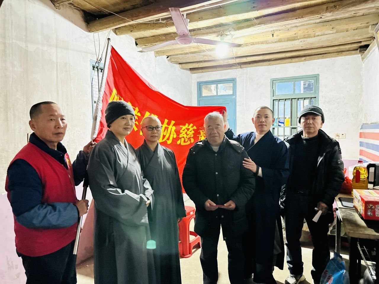 慈善关爱｜闽侯佛协九寺联动慰问耄耋老人