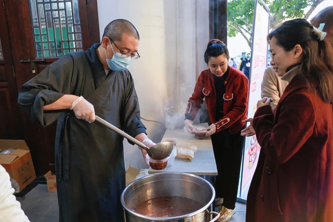 喝一碗腊八粥，开启一年好运！——福建省各地寺院开展施粥送“福”活动