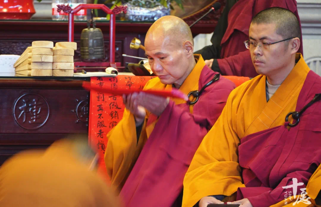 雪峰崇圣禅寺传观法师领众沉痛悼念能元法师示寂