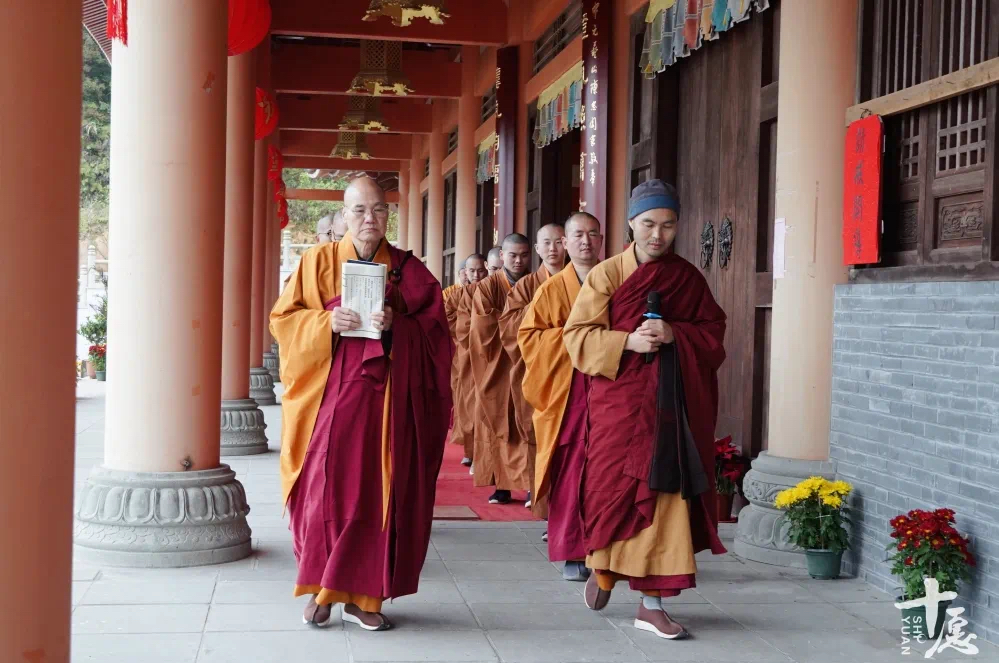 雪峰崇圣禅寺传观法师领众沉痛悼念能元法师示寂