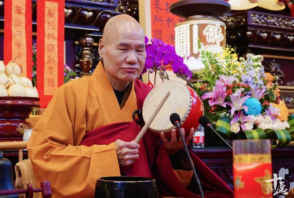 雪峰崇圣禅寺传观法师领众沉痛悼念能元法师示寂