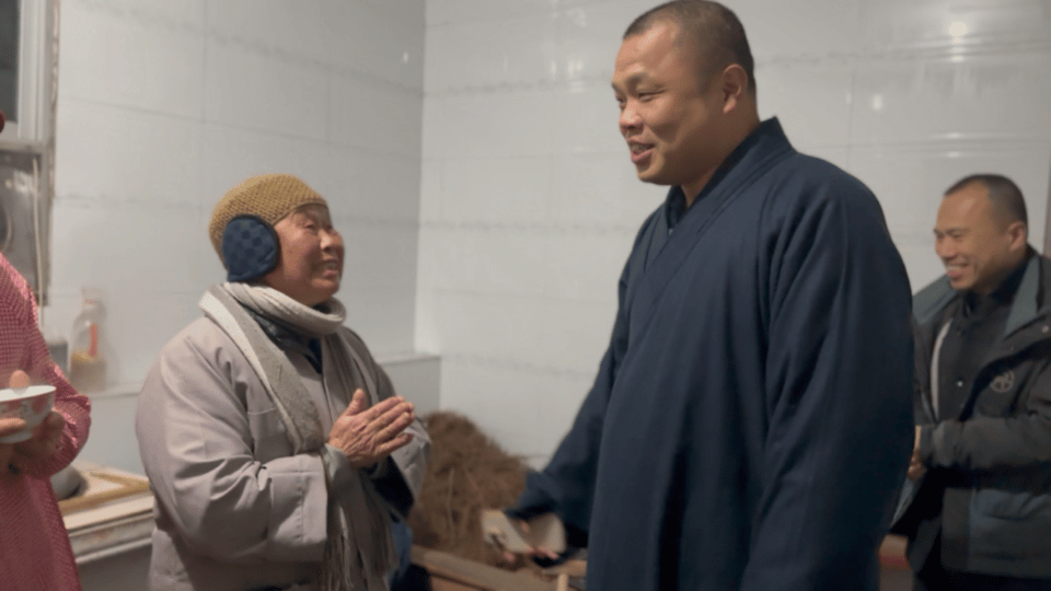 山门常衍 勿忘年迈僧宝｜金钟阁禅寺新年暖心三明行