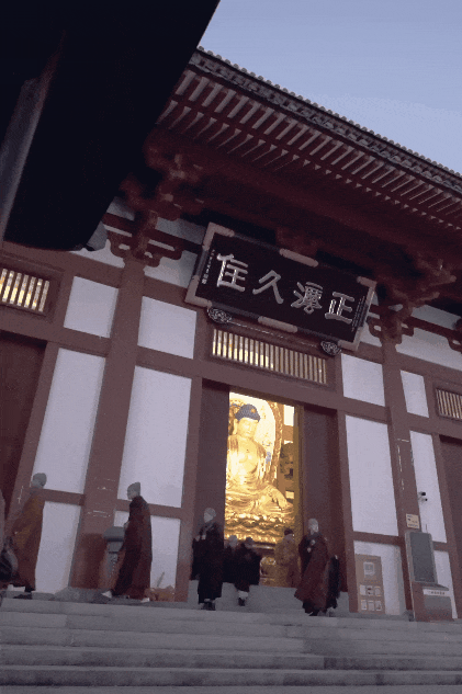 第一批搬进寺院养老的人