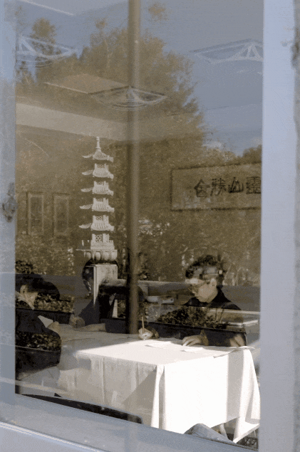 第一批搬进寺院养老的人