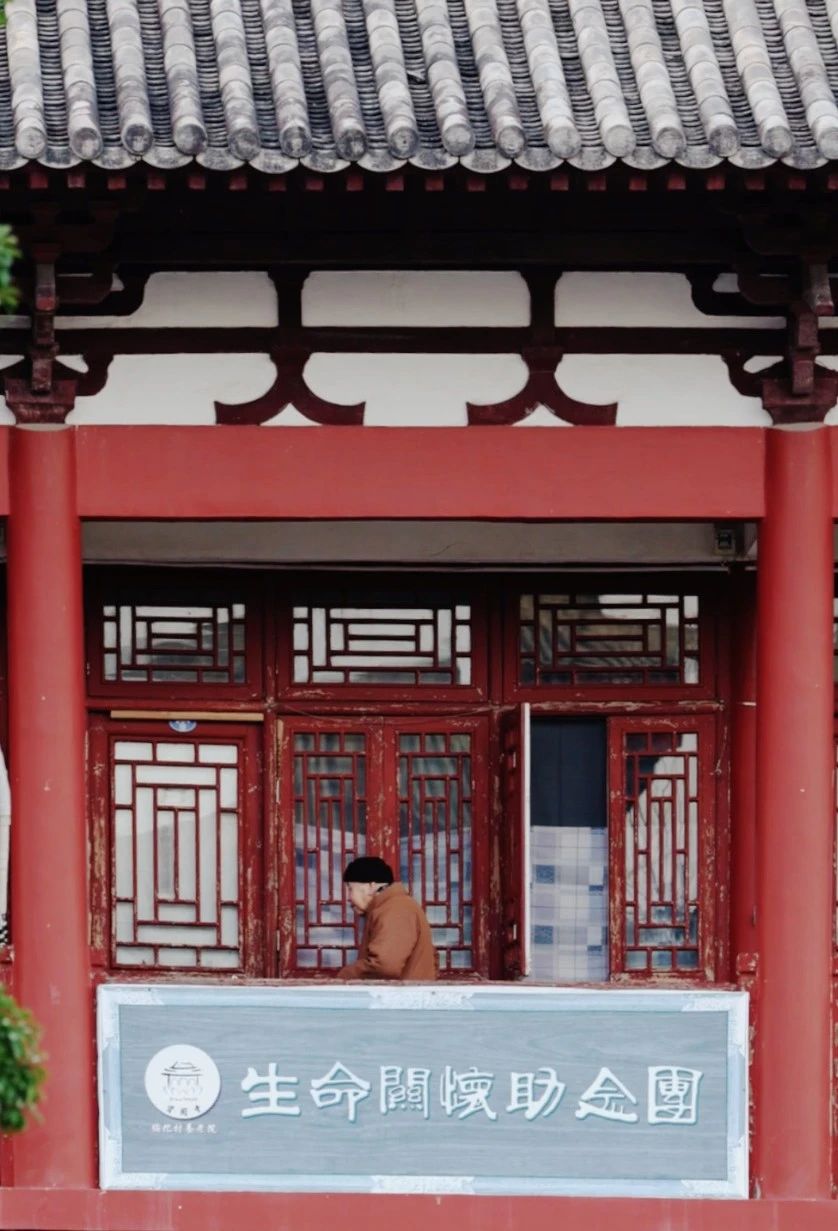 第一批搬进寺院养老的人