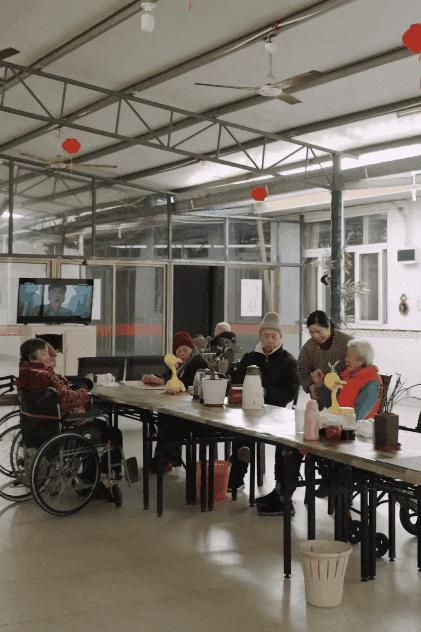 第一批搬进寺院养老的人