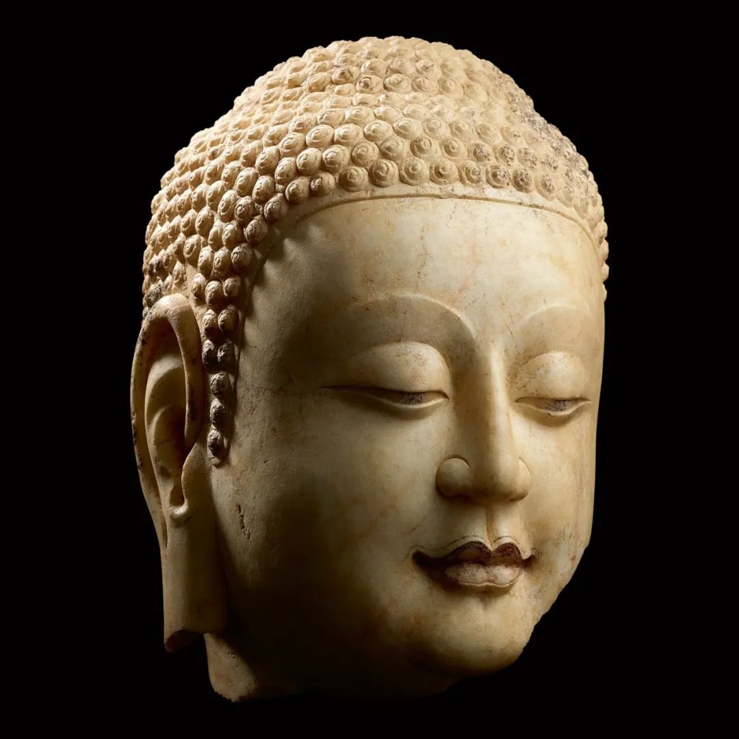 北齐造像：佛陀的微笑中撼动人心的力量