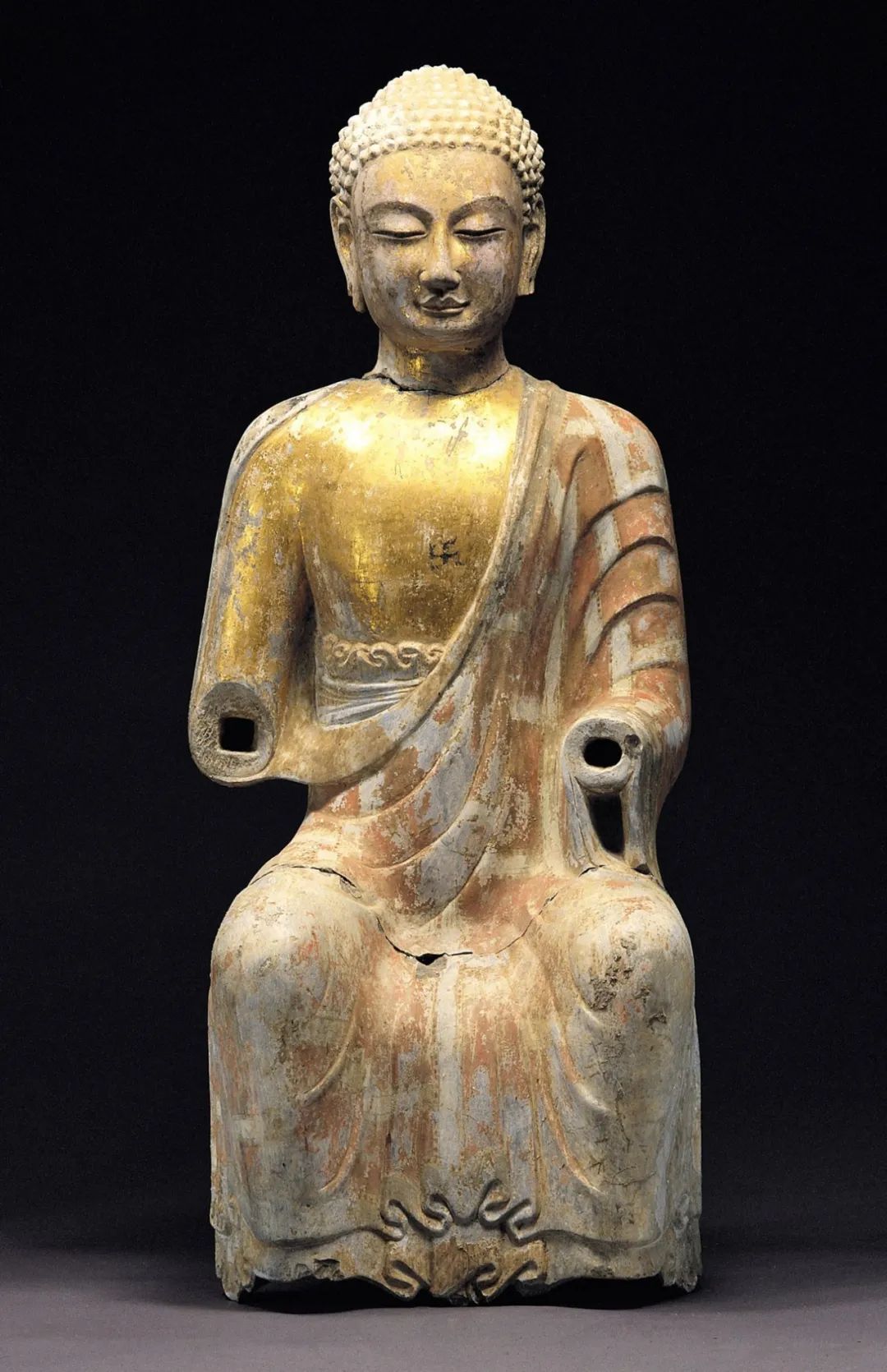 北齐造像：佛陀的微笑中撼动人心的力量