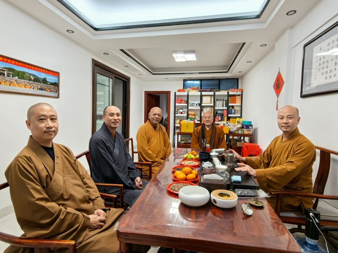 福建佛学院院长本性法师专程看望学院“五比丘”