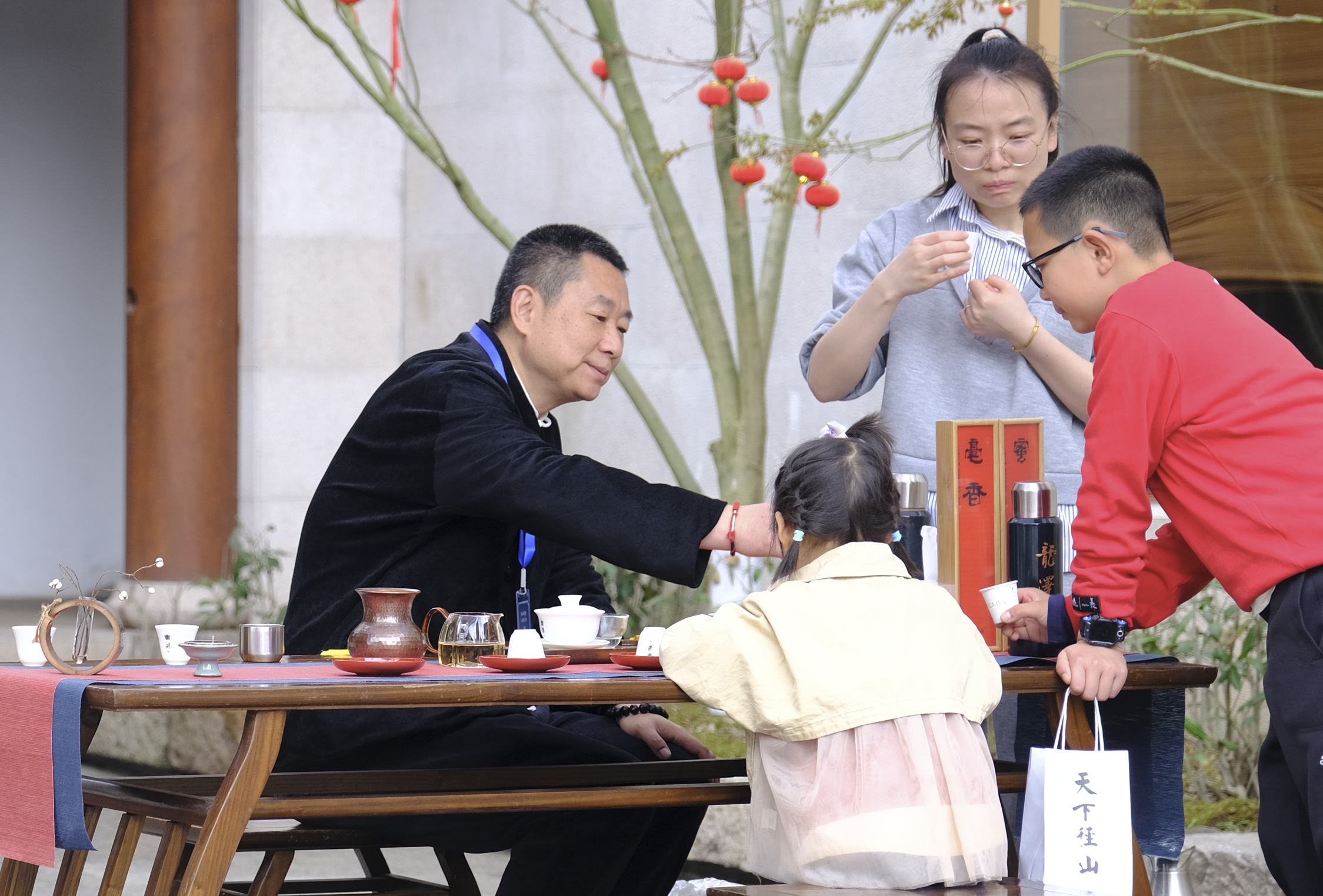 径山寺举办2024春季普茶会与市民善信共享茶文化茶健康