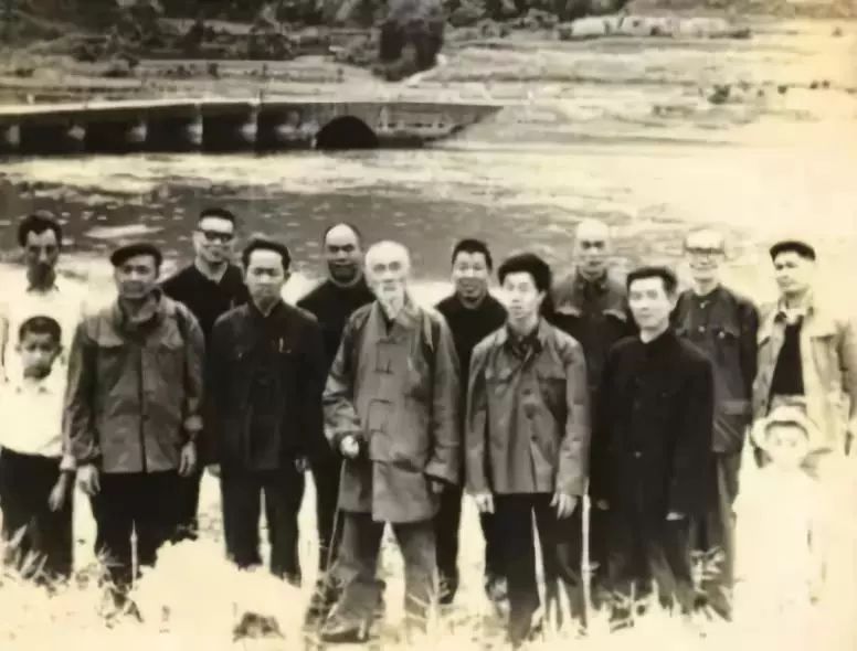 一代奇僧，与人打赌成住持，被人称誉为“药师佛在世”，往生时惊现祥瑞…感动所有人！