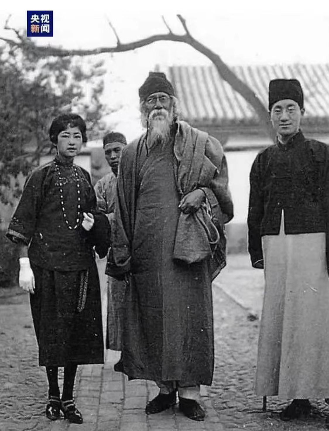 北京法源寺百年丁香诗会开幕 泰戈尔后裔等出席