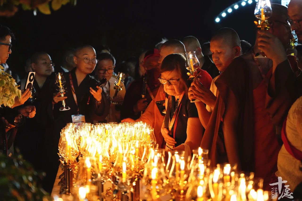 联合国卫塞节｜世界各地佛教长老为全球和平点灯祈福（多图）